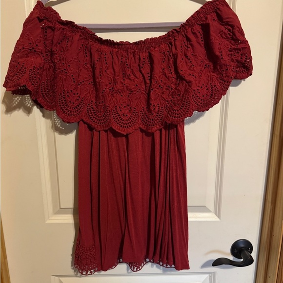 Knox Rose red off the shoulder Size Large - Picture 3 of 4